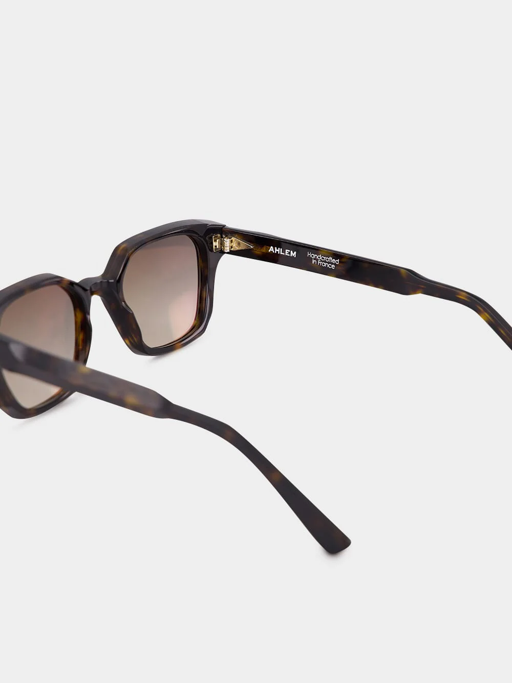 Saint-Georges Sunglasses in Dark Turtle and Rain Gradient - Image 4