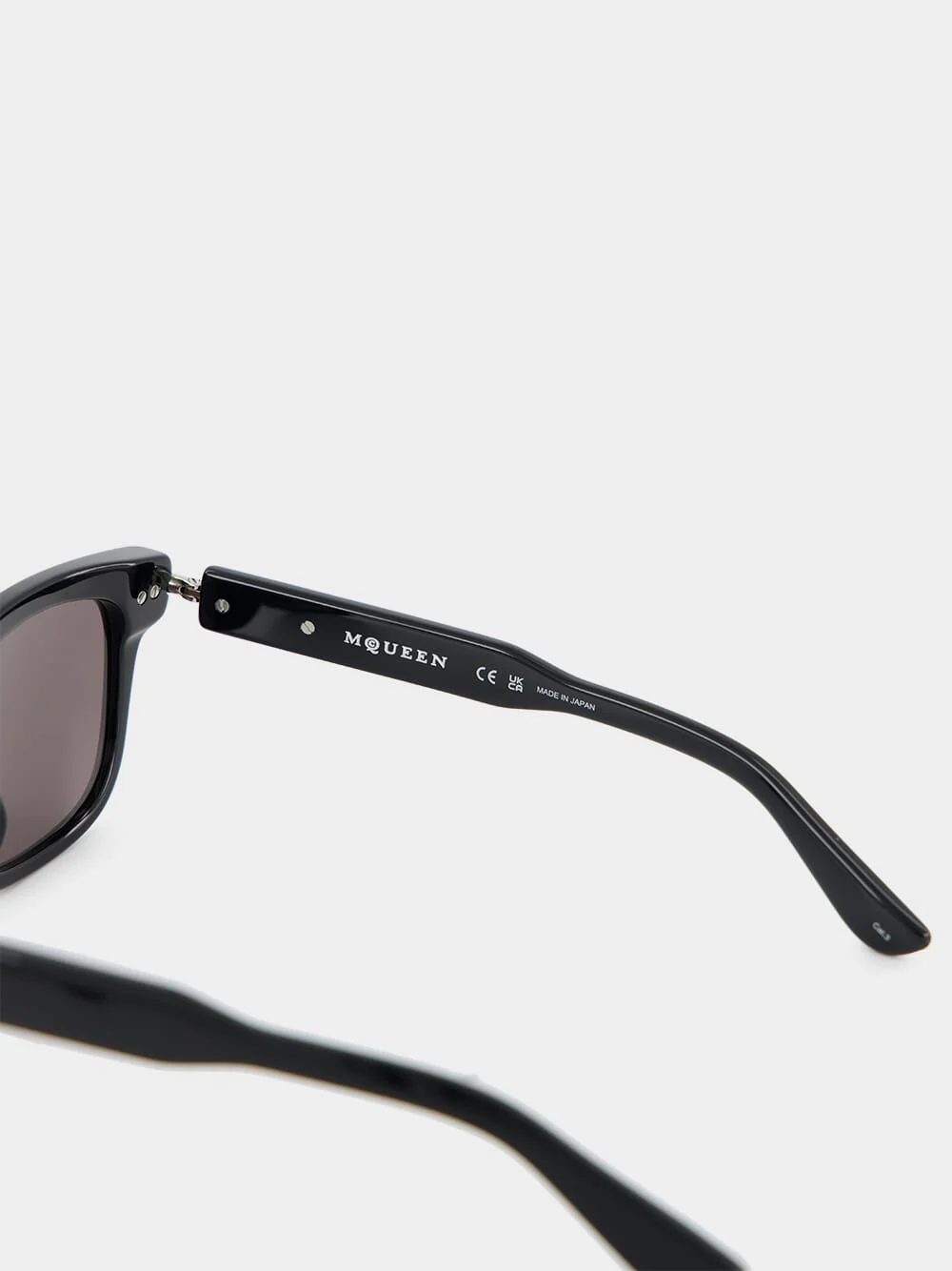 Black City T-Bar Rectangular Sunglasses - Image 4
