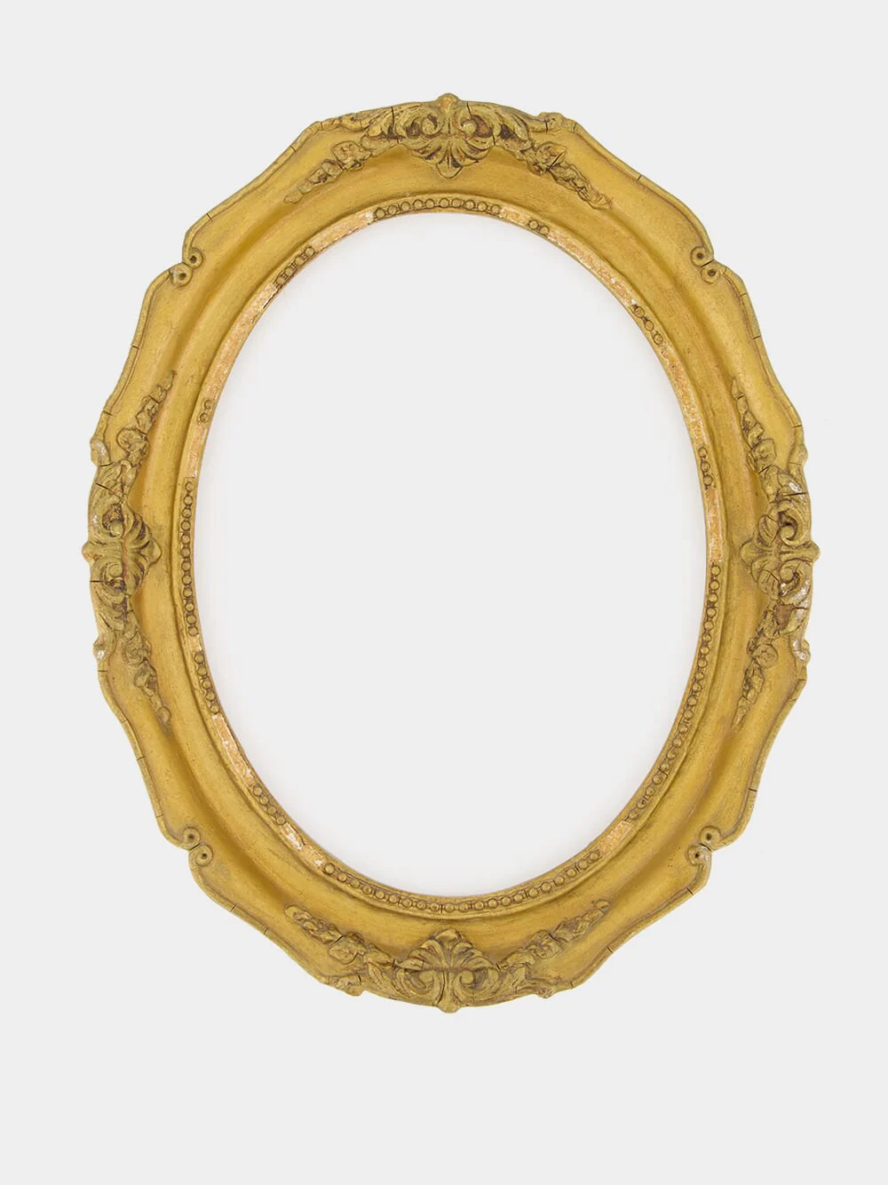 Oval Picture Frame Cornice