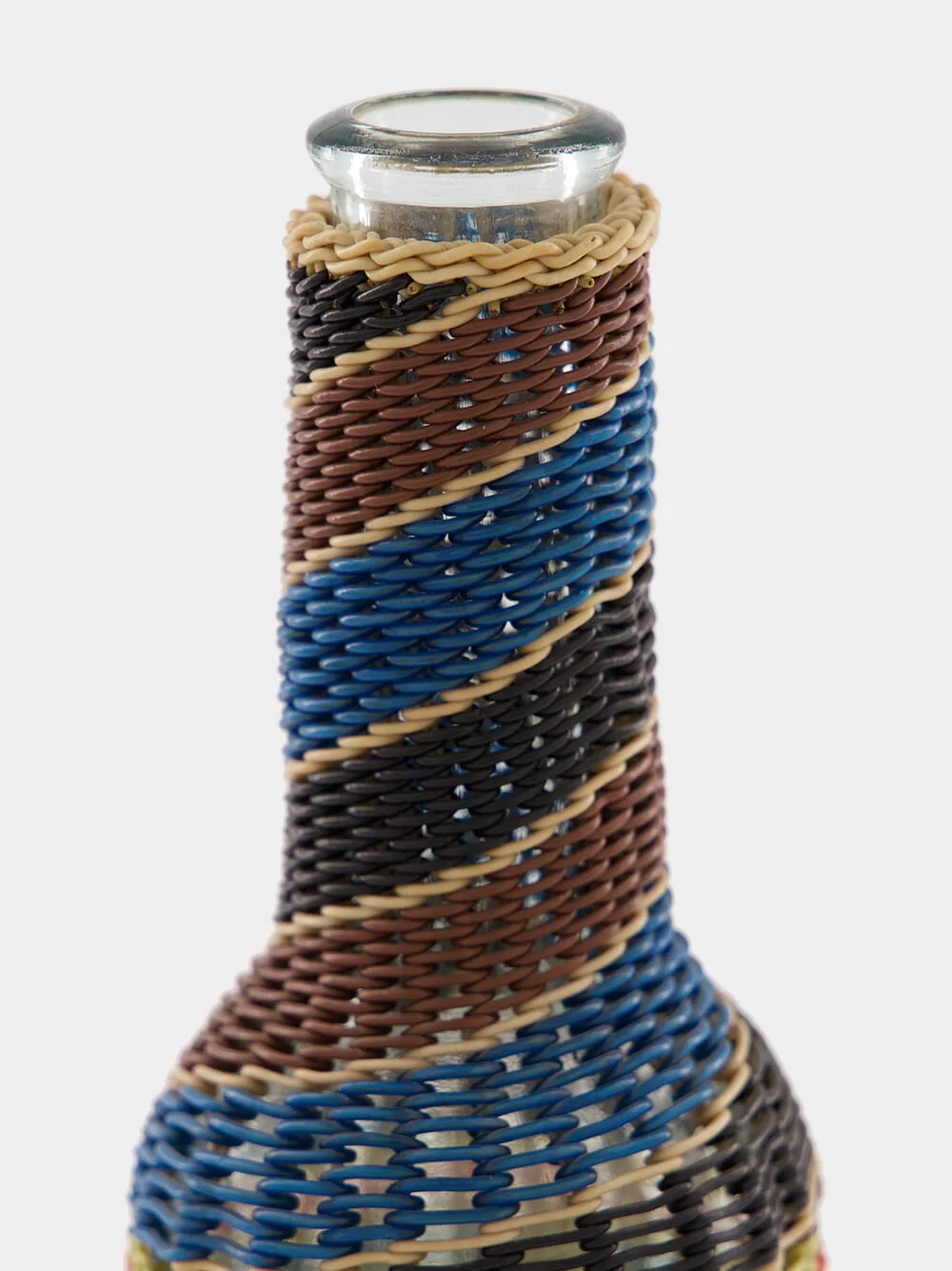 Spiral Pattern Woven Glass Flask - Image 3