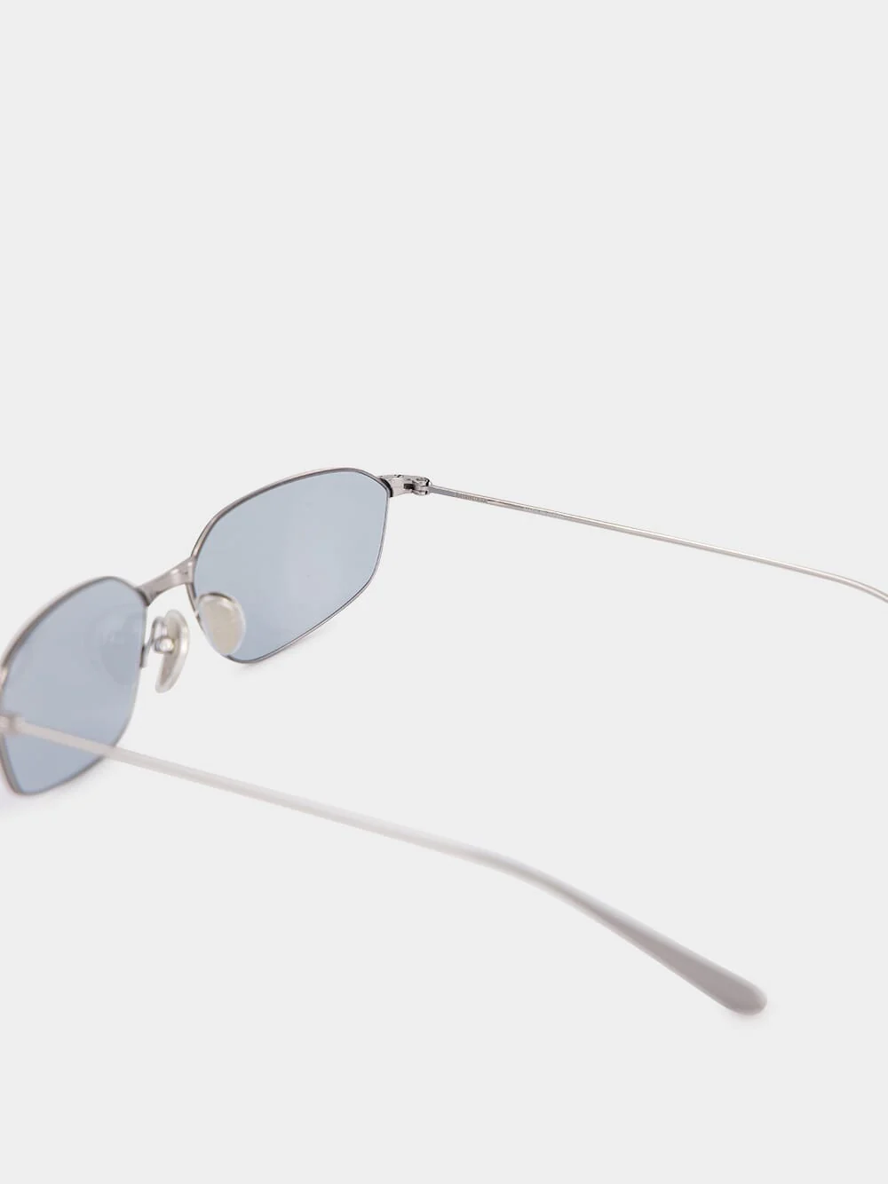 Invisible 2.0 Oval Sunglasses in Navy - Image 4