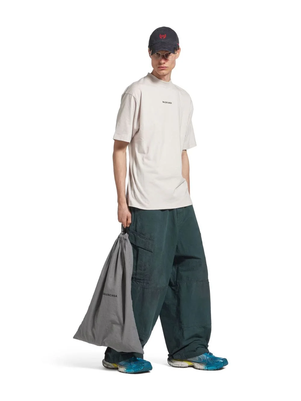 Large Cargo Pants in Forest Green - Image 2
