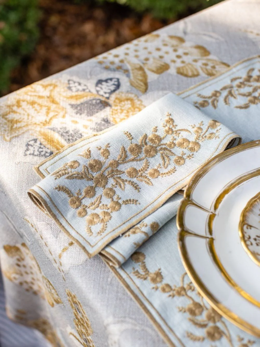 Venaria Linen Napkin in Ice and Ginger - Image 2