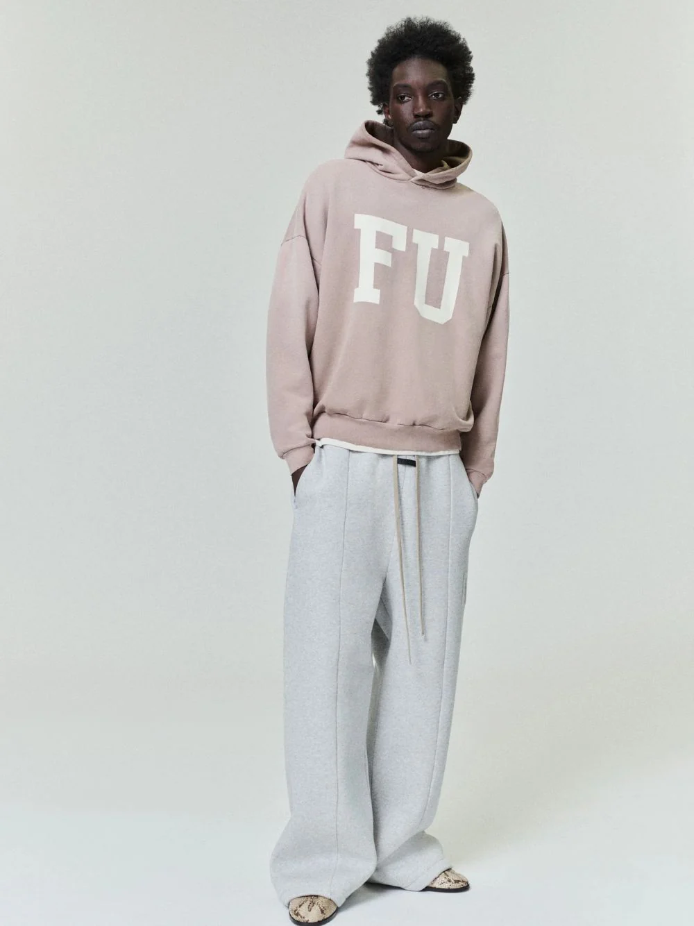 Educate Hooded Sweatshirt in Dune Pearl