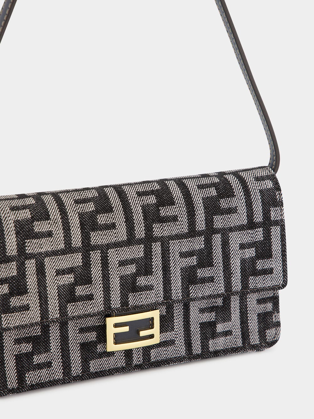 Dark Blue Wallet On Chain Baguette - Image 7