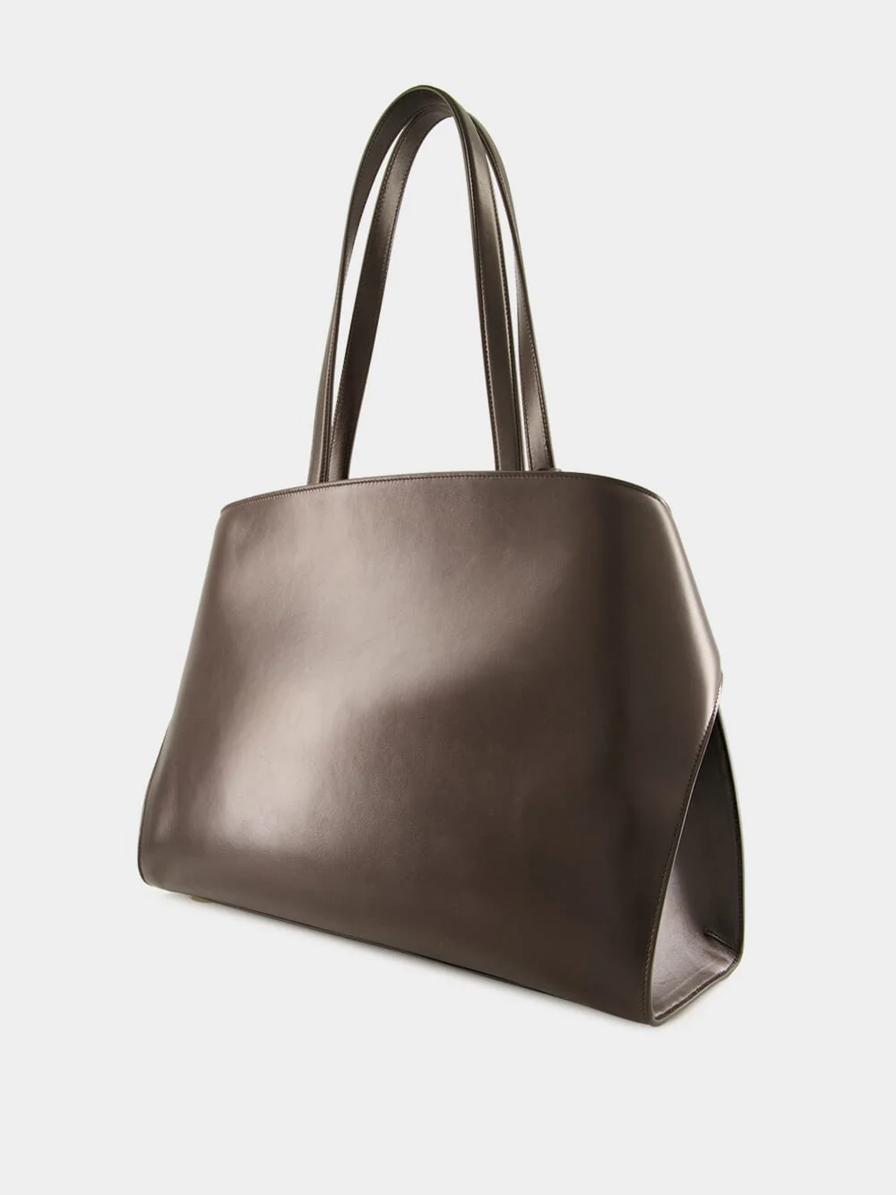 Hug Tote Bag in Brown Leather - Image 5