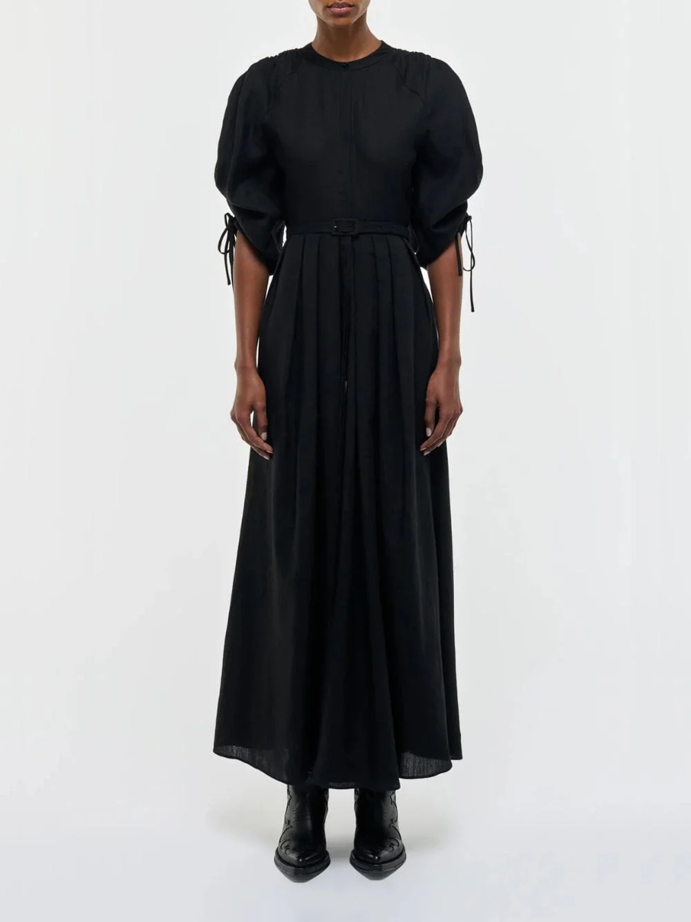 Black Linnea Maxi Dress in Aloe Linen - Image 2