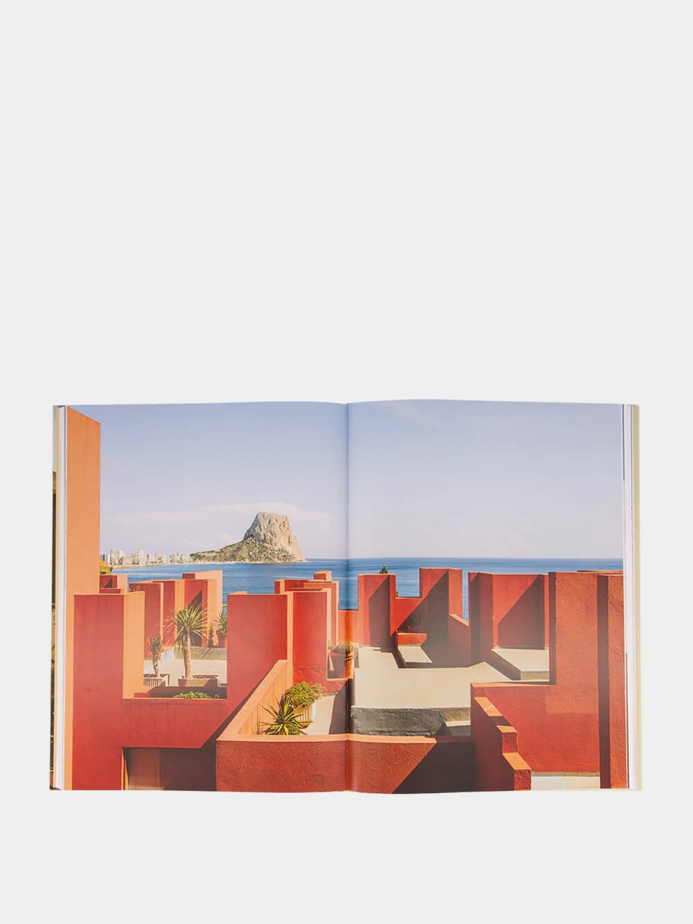 Ricardo Bofill Visions of Architecture Book - Image 4