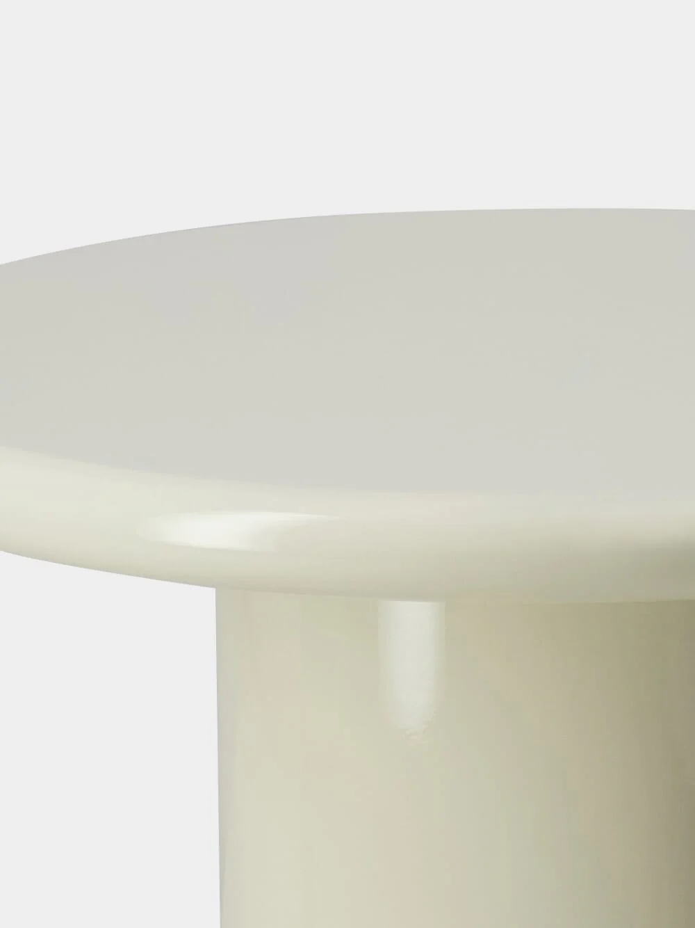 Amendoeira Ivory Lacquered Wood Side Table - Image 3