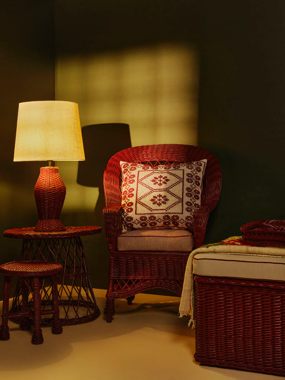Handmade Furnas Bordeaux Wicker Lamp Base - Image 2