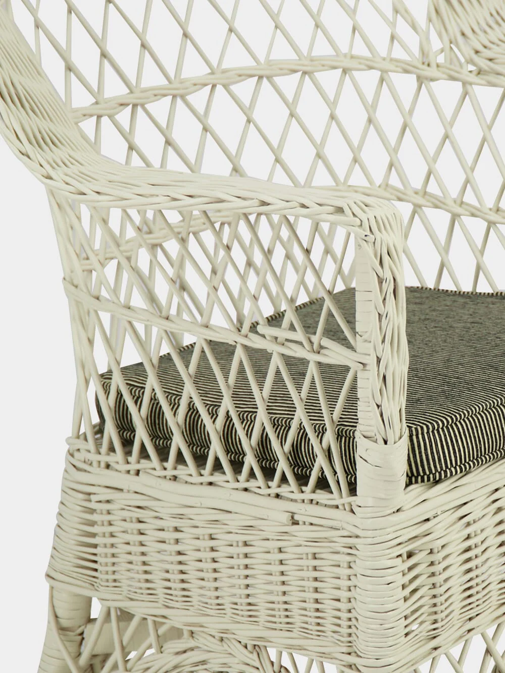 Handmade Furnas Ivory Wicker Armchair - Image 4
