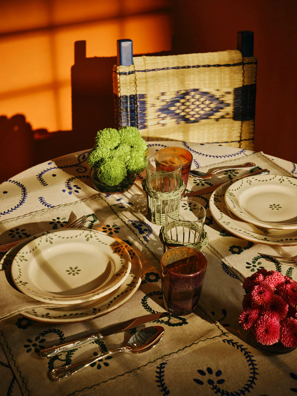 Handmade Vitória Green Wicker and Glass Tall Tumbler - Image 2