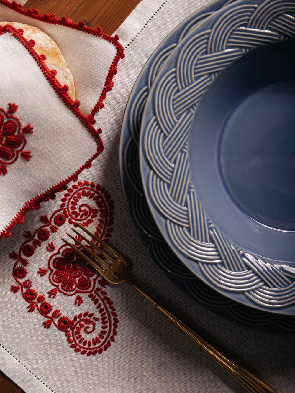 Hand-Embroidered Teresa White Linen with Red Embroidery Placemat - Image 2