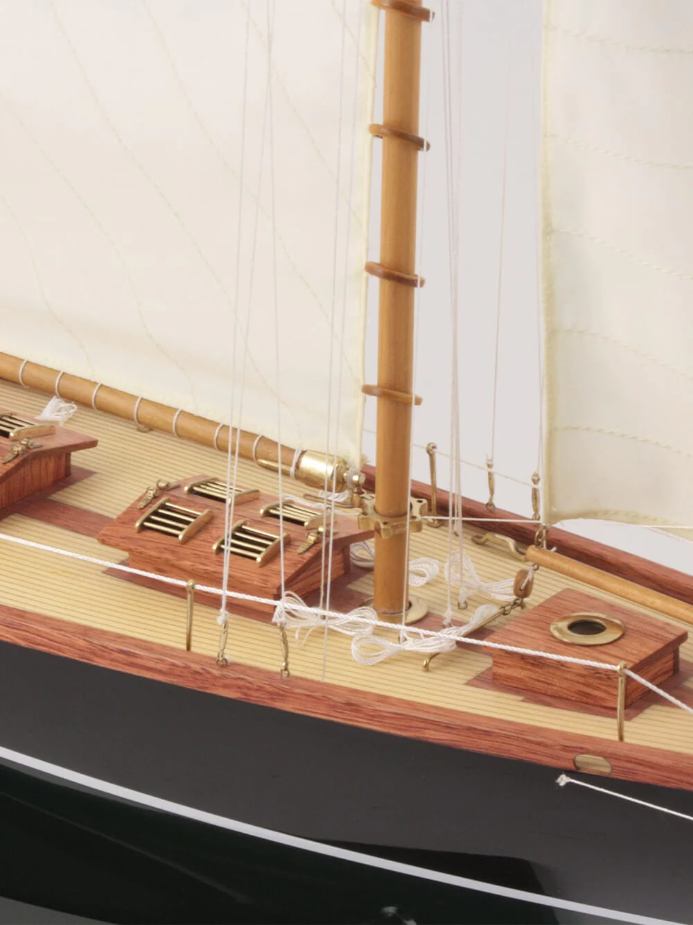 Pen Duick Sailing Boat Model - Image 3