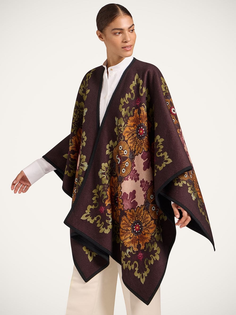 Bounty Placée Poncho in Virgin Baize Wool - Image 2