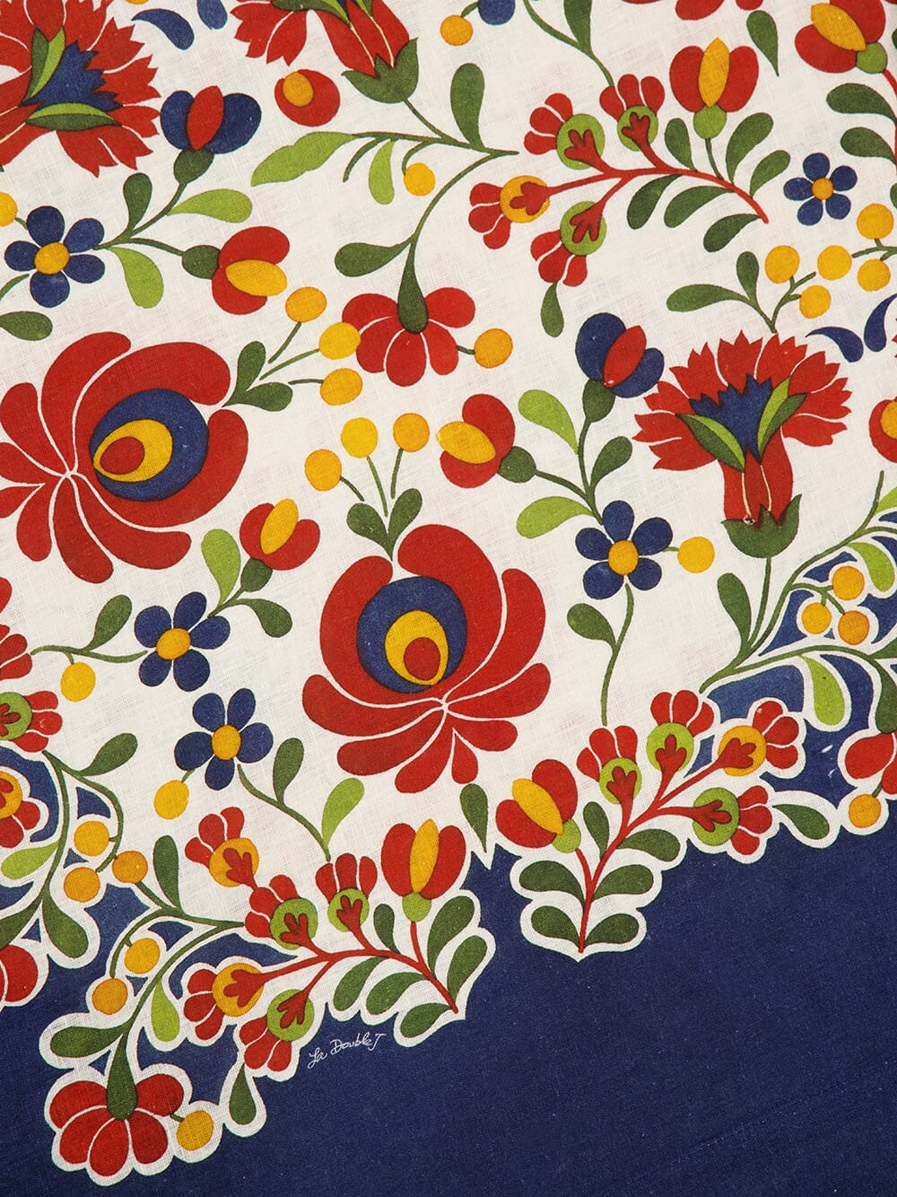 Windflower Placée Bordeaux Linen Large Tablecloth - Image 3