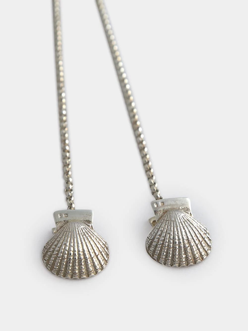 Silver Shell Napkin Clip Chain - Image 2