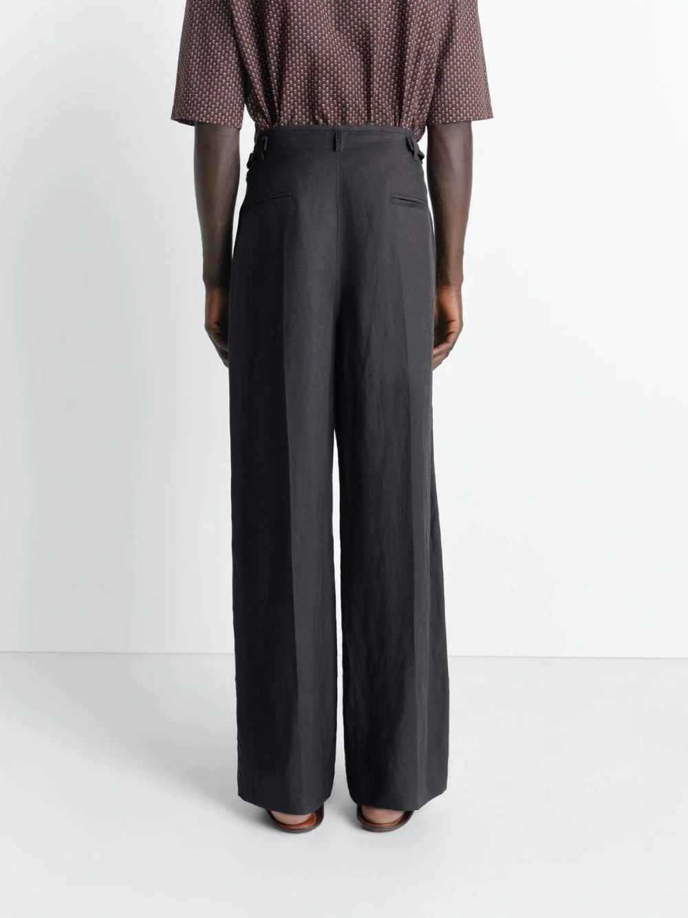 Ash Black Pleated Viscose Linen Tailored Pants - Image 3