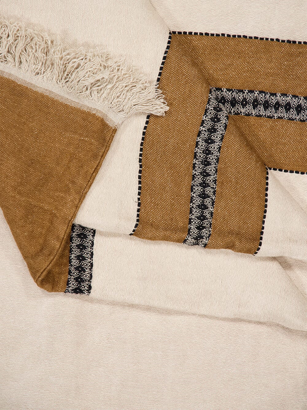Linen Duvet Cover with Fringe Detail - Image 3