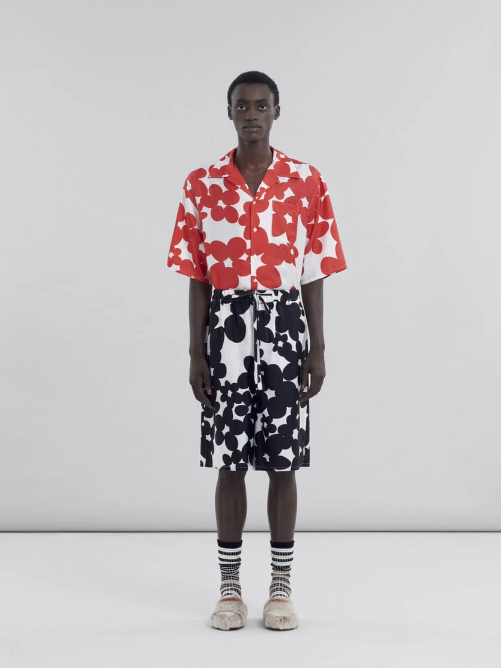 Black and White Dillies Print Silk Bermuda Shorts - Image 2