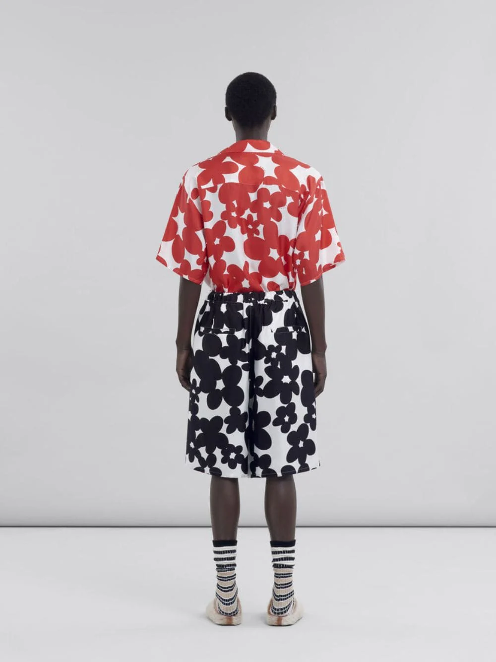 Black and White Dillies Print Silk Bermuda Shorts - Image 4