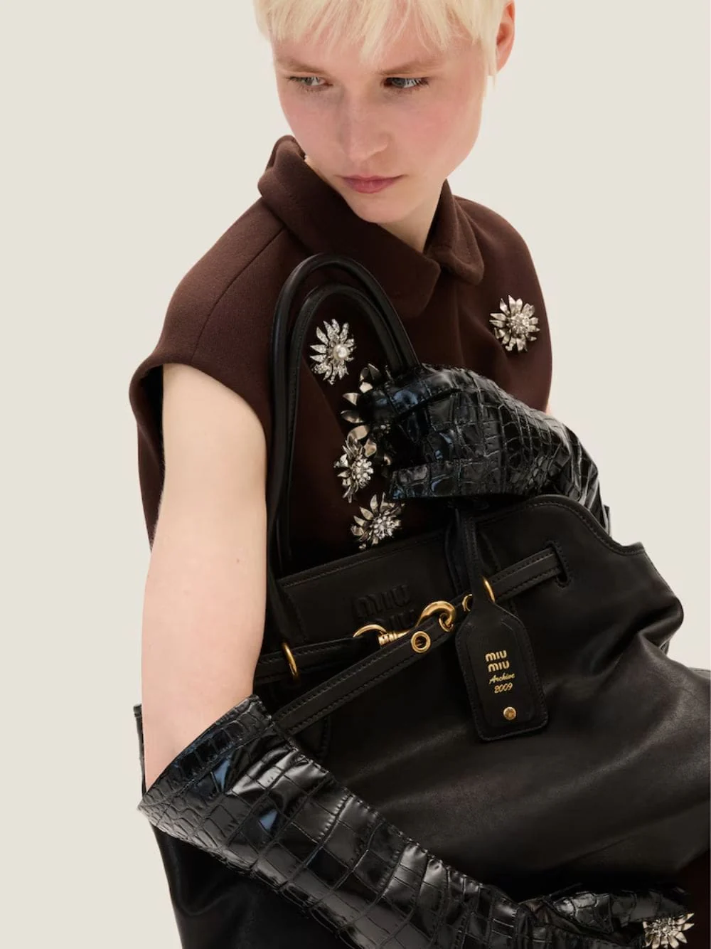 Black Aventure Large Nappa Leather Bag - Image 4