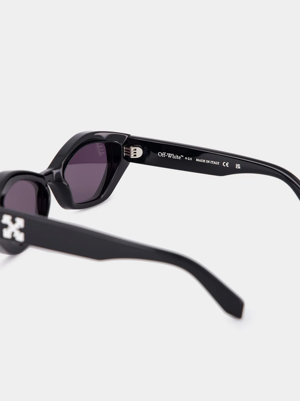 Hilo Black Cat-Eye Sunglasses - Image 4