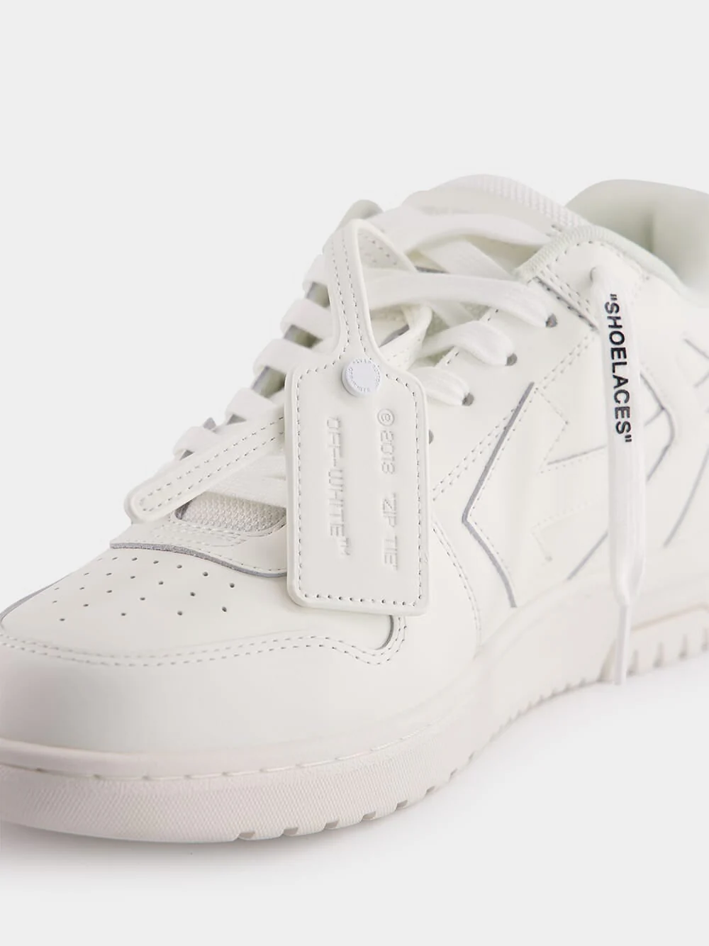 Total White Out Of Office - Image 6