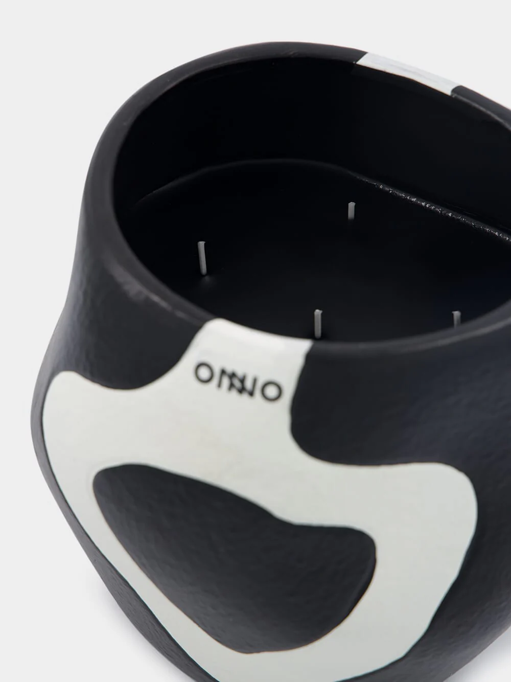 Cape Artistic Black L Candle - Image 3