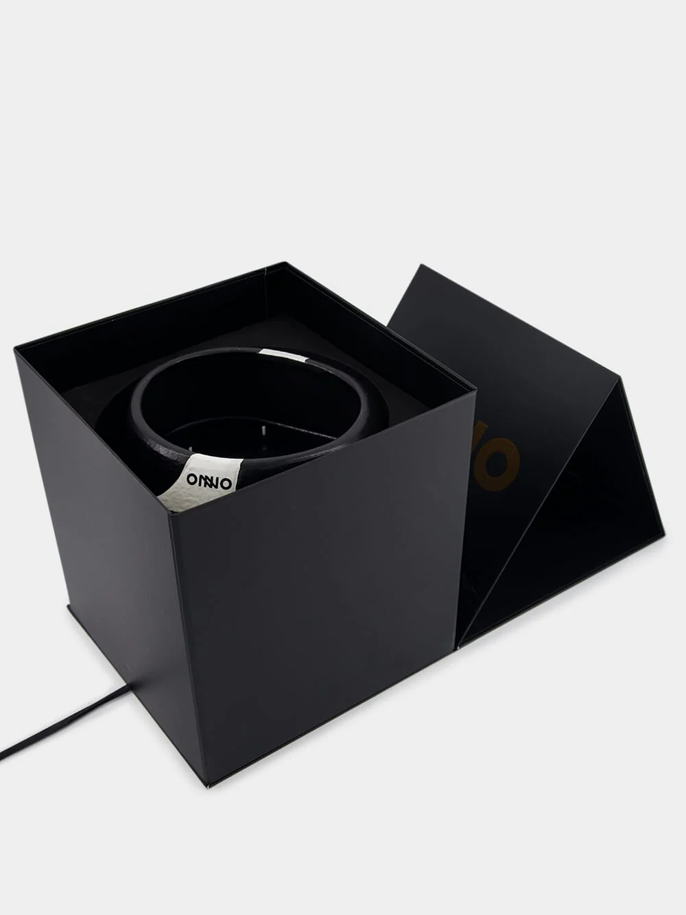 Cape Artistic Black L Candle - Image 4