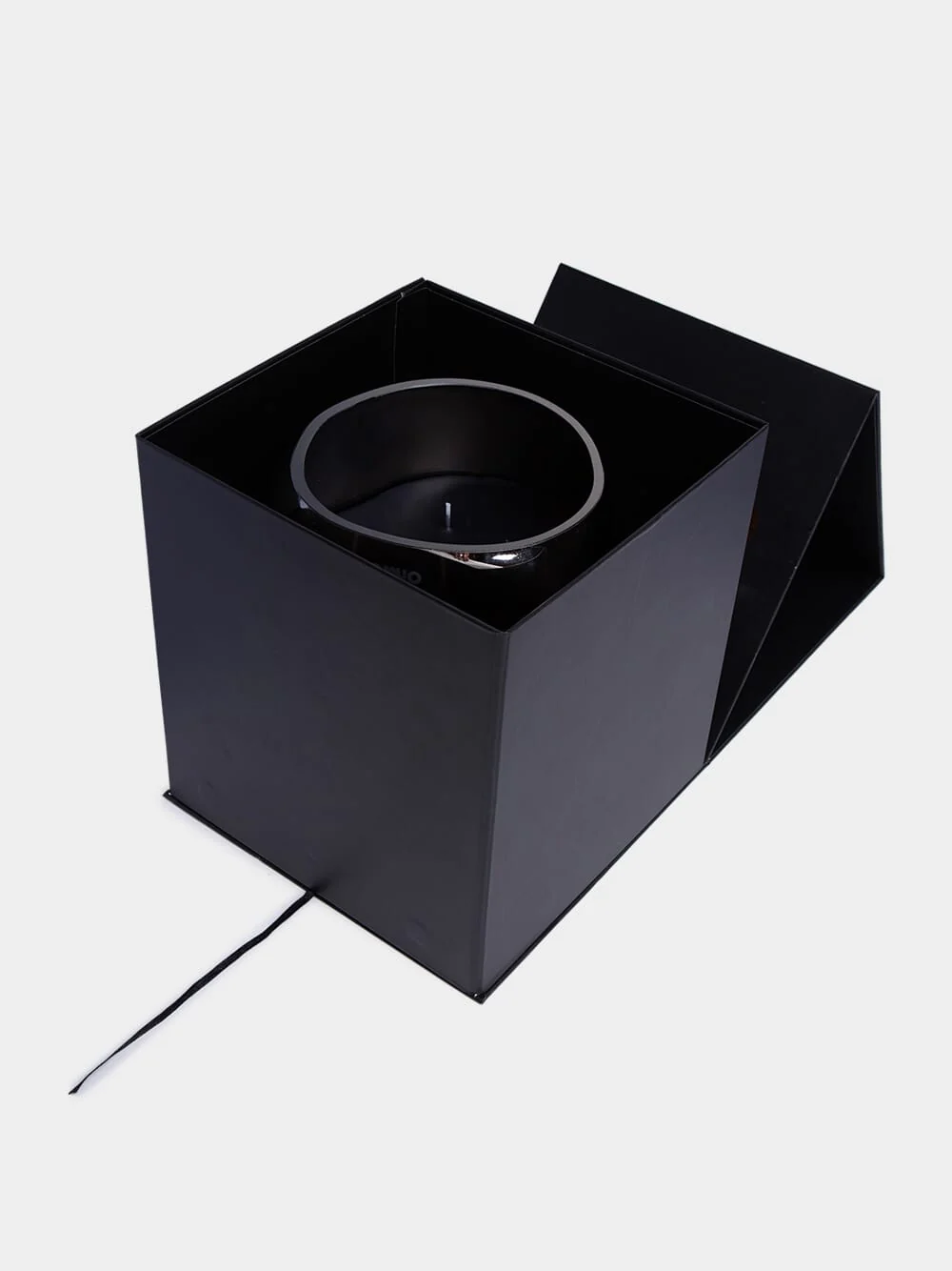 Cape Smoked Grey Large Candle - Image 4