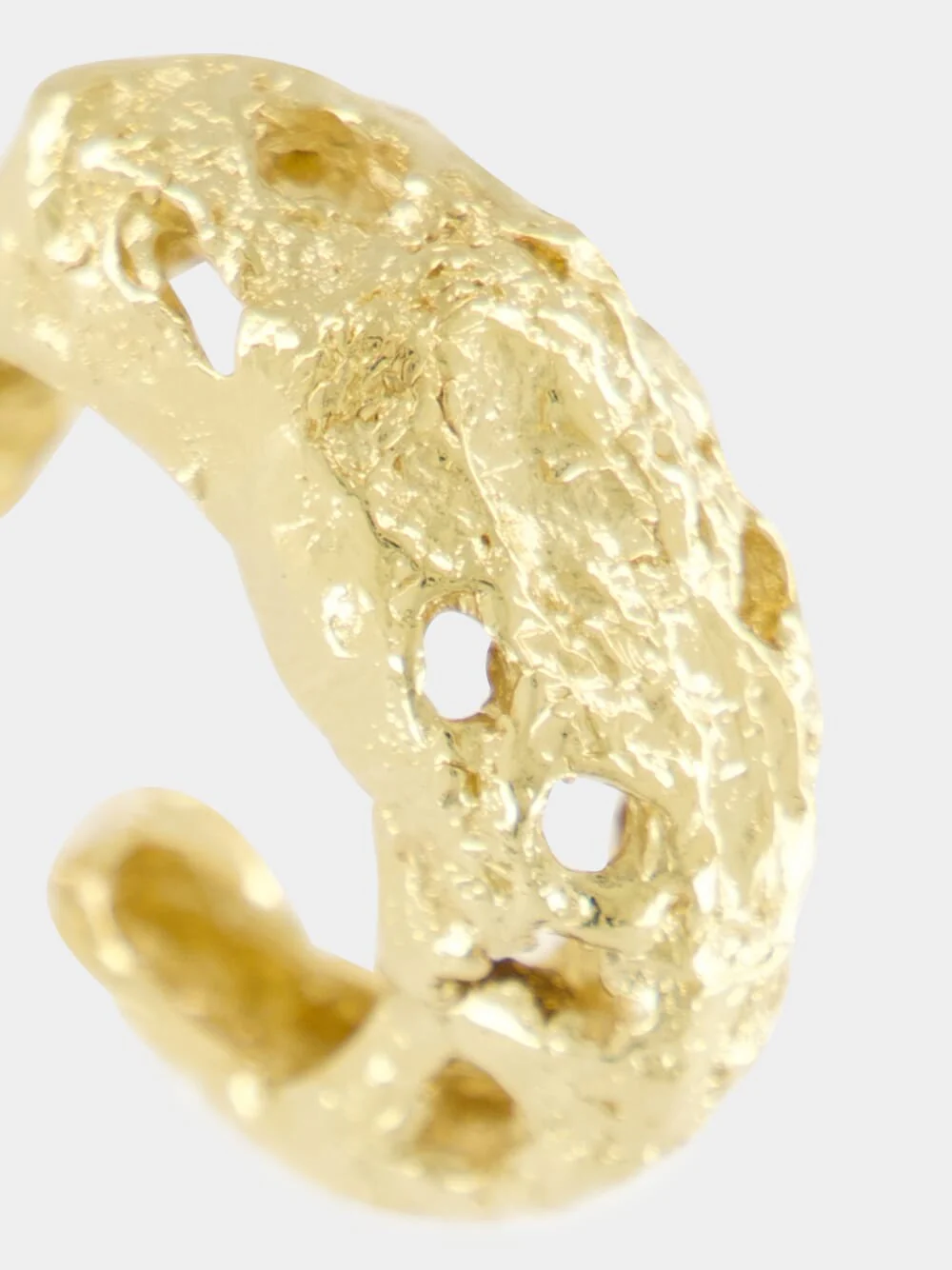 Galia 18k Gold-Plated Textured Hoop Earrings - Image 4