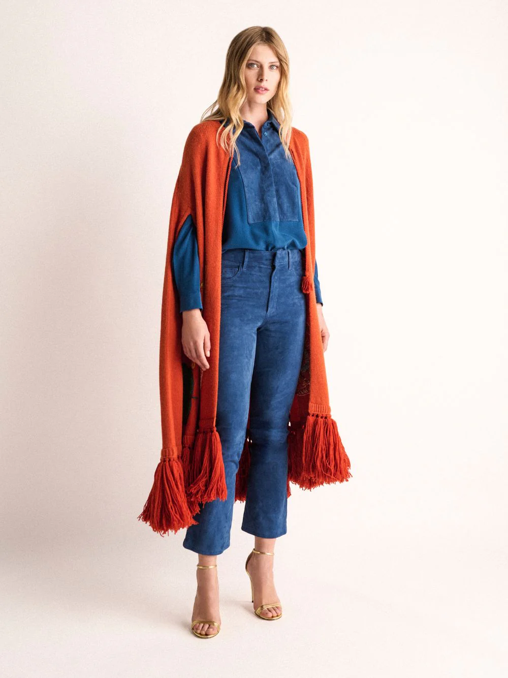 Saphire Rooibos Tea Embroidered Cape - Image 2