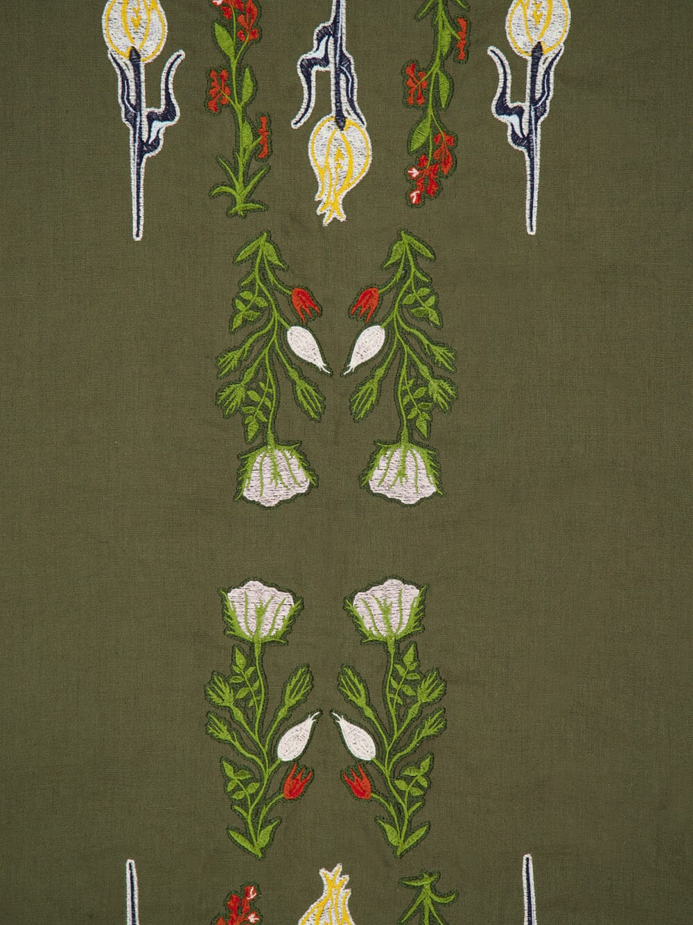 Belém Embroidered Linen Tablecloth - Image 4