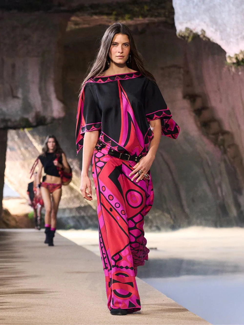 Fuchsia and Black Vivara Silk Palazzo Pants - Image 8