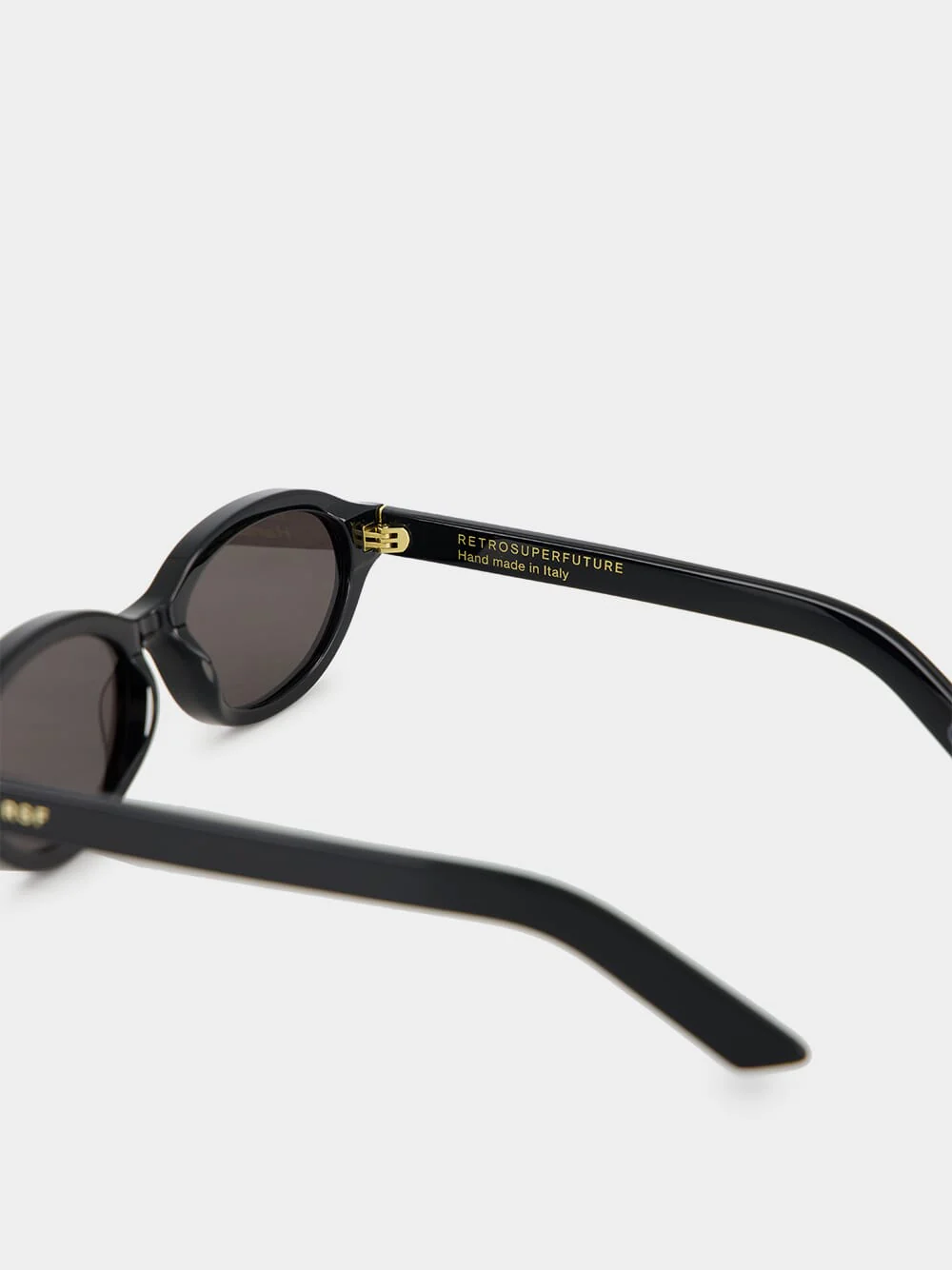 Parola Black Round Sunglasses - Image 4