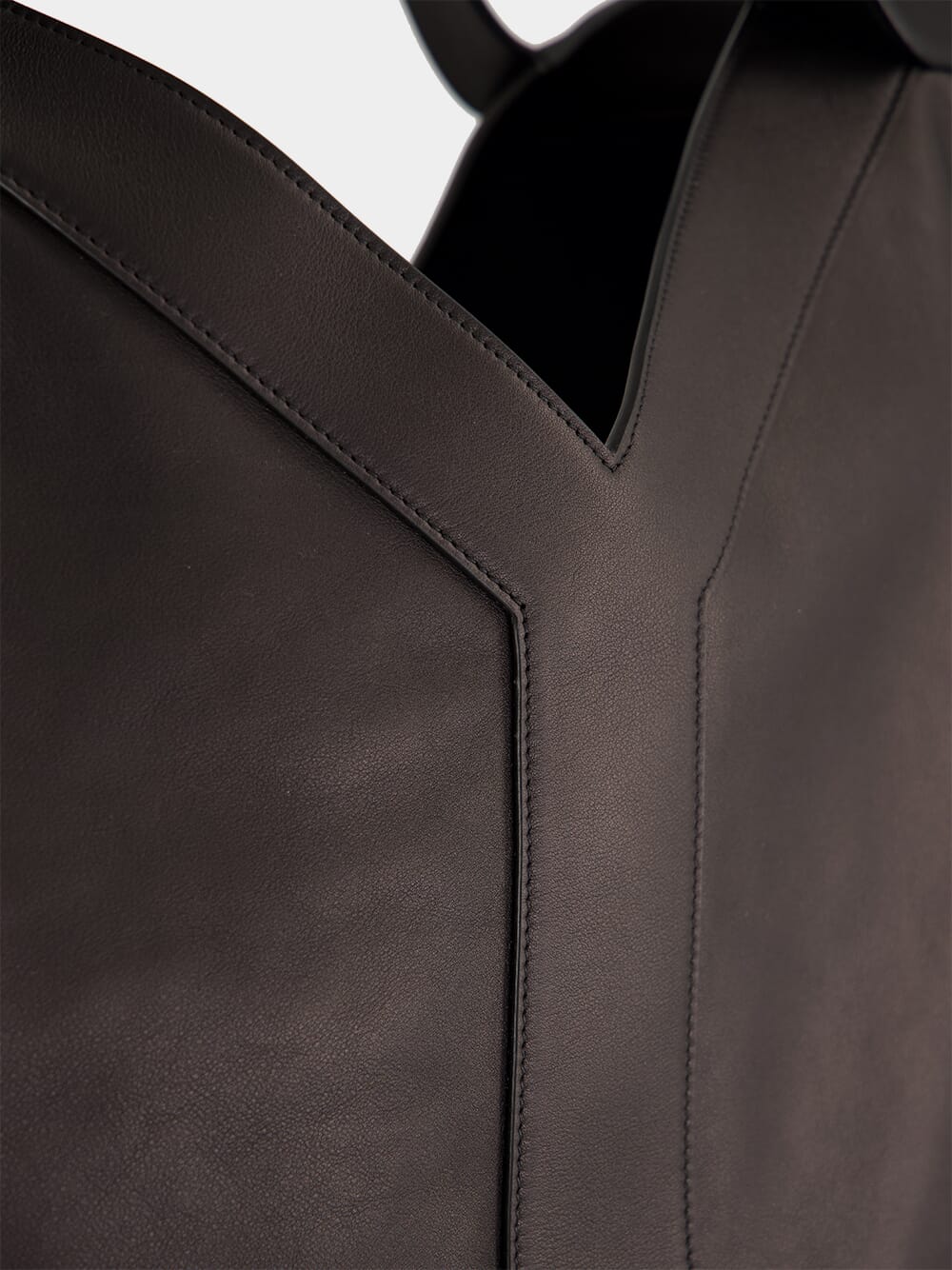 Y Large Tote in Black Leather - Image 7