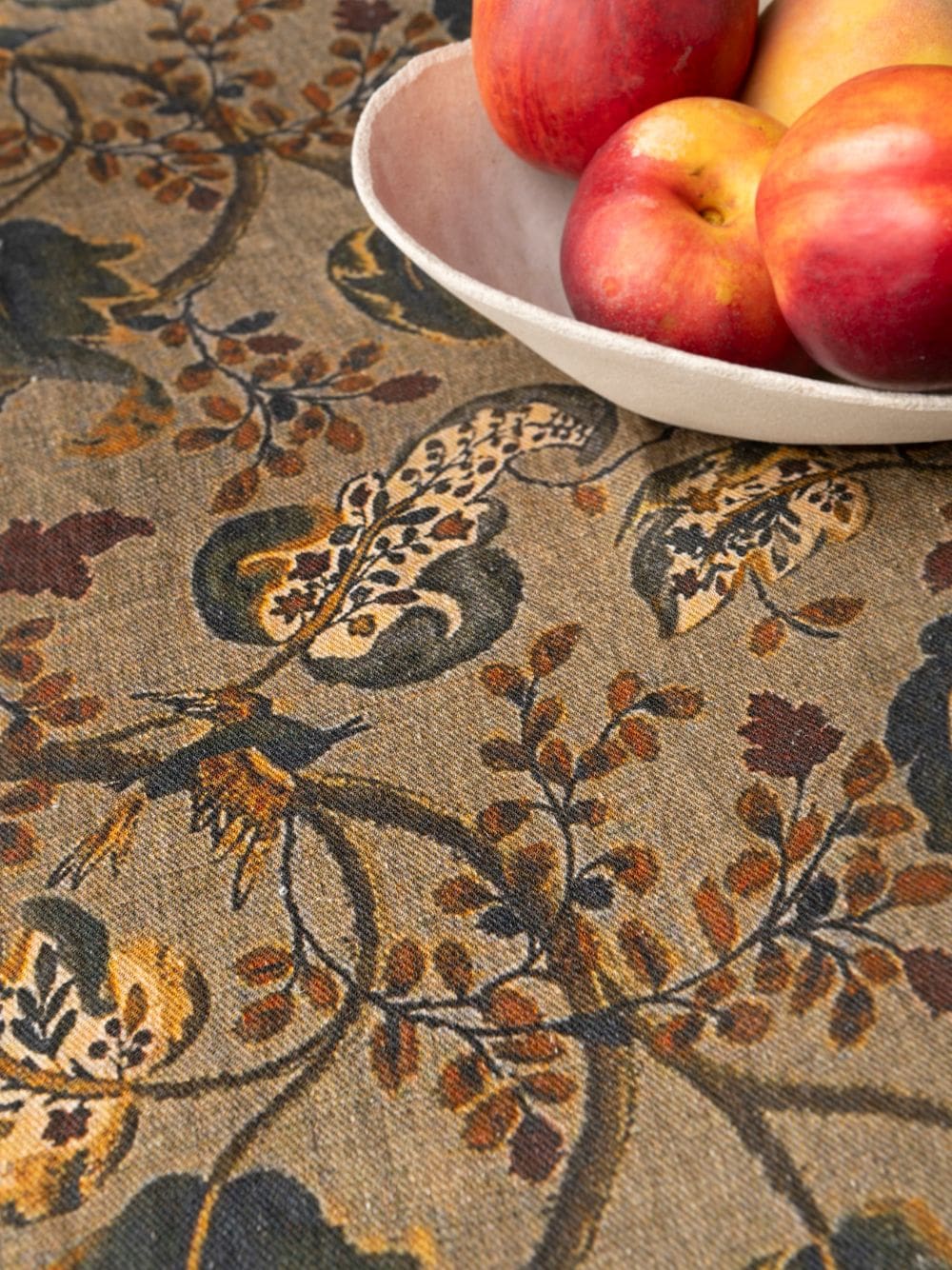 Sollievo Patterned Linen Medium Tablecloth - Image 4