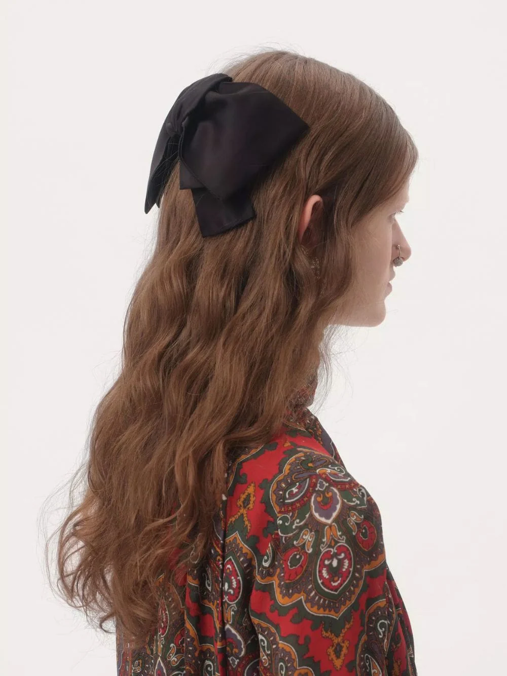 Black VLogo Signature Satin Bow Hairclip - Image 2