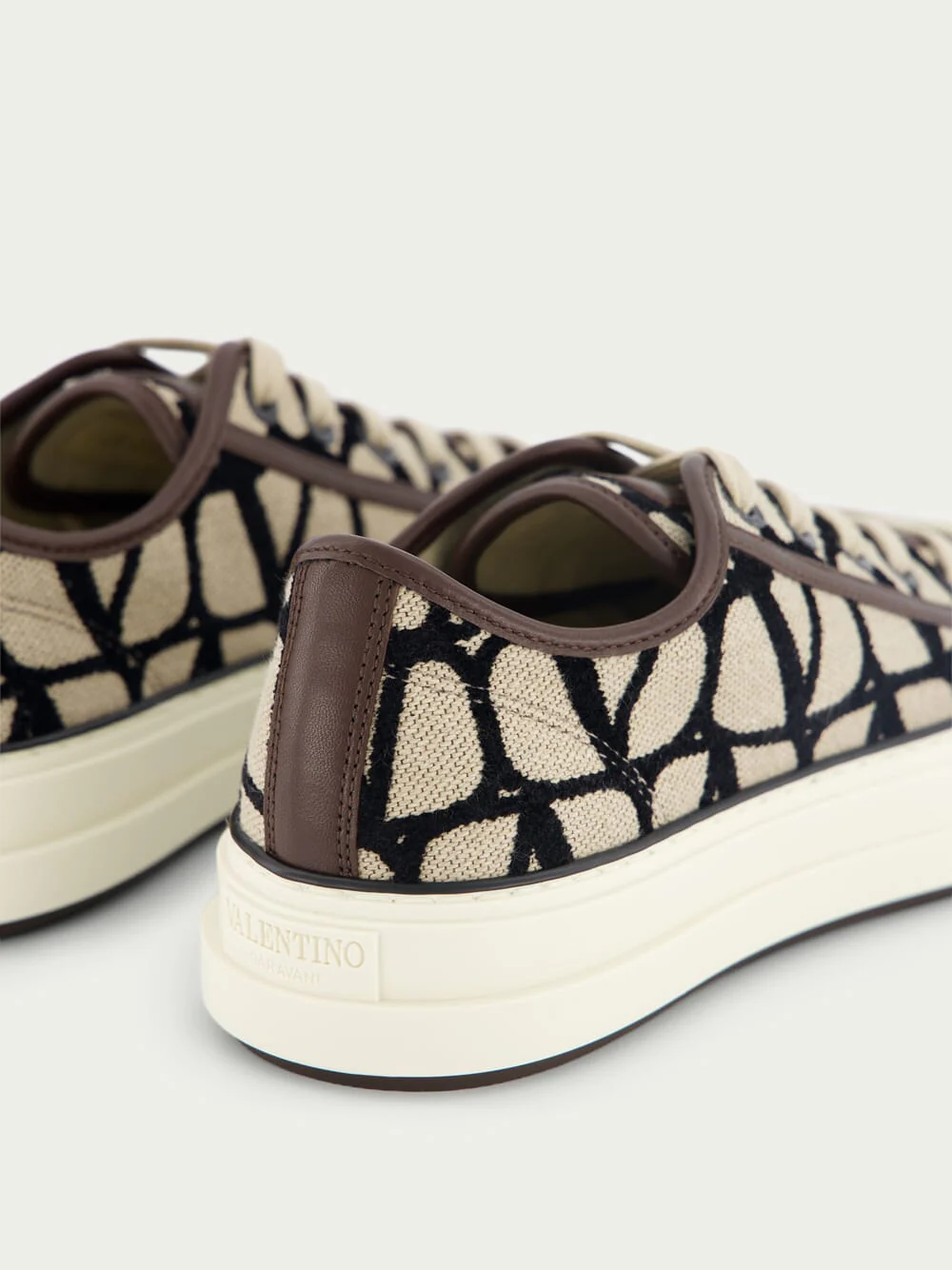 Toile Iconographe Totaloop Sneakers - Image 6