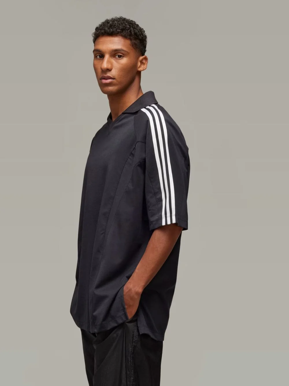 Black Cut Line Short Sleeve T-Shirt - Image 2