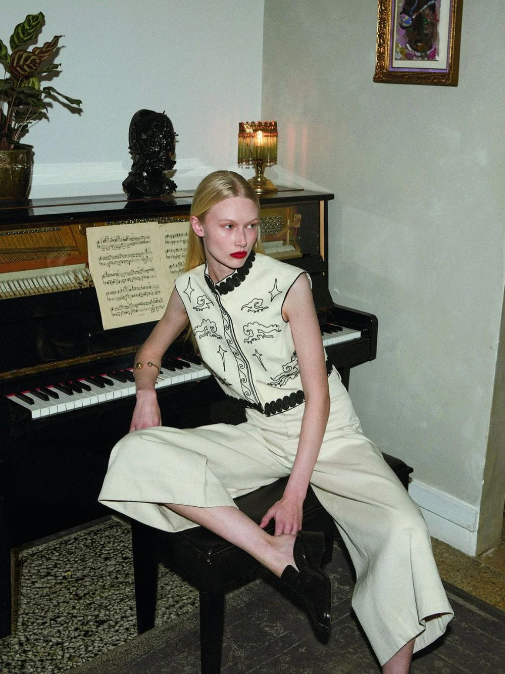 Ivory Stars Cropped Vest with Black Embroidery - Image 2